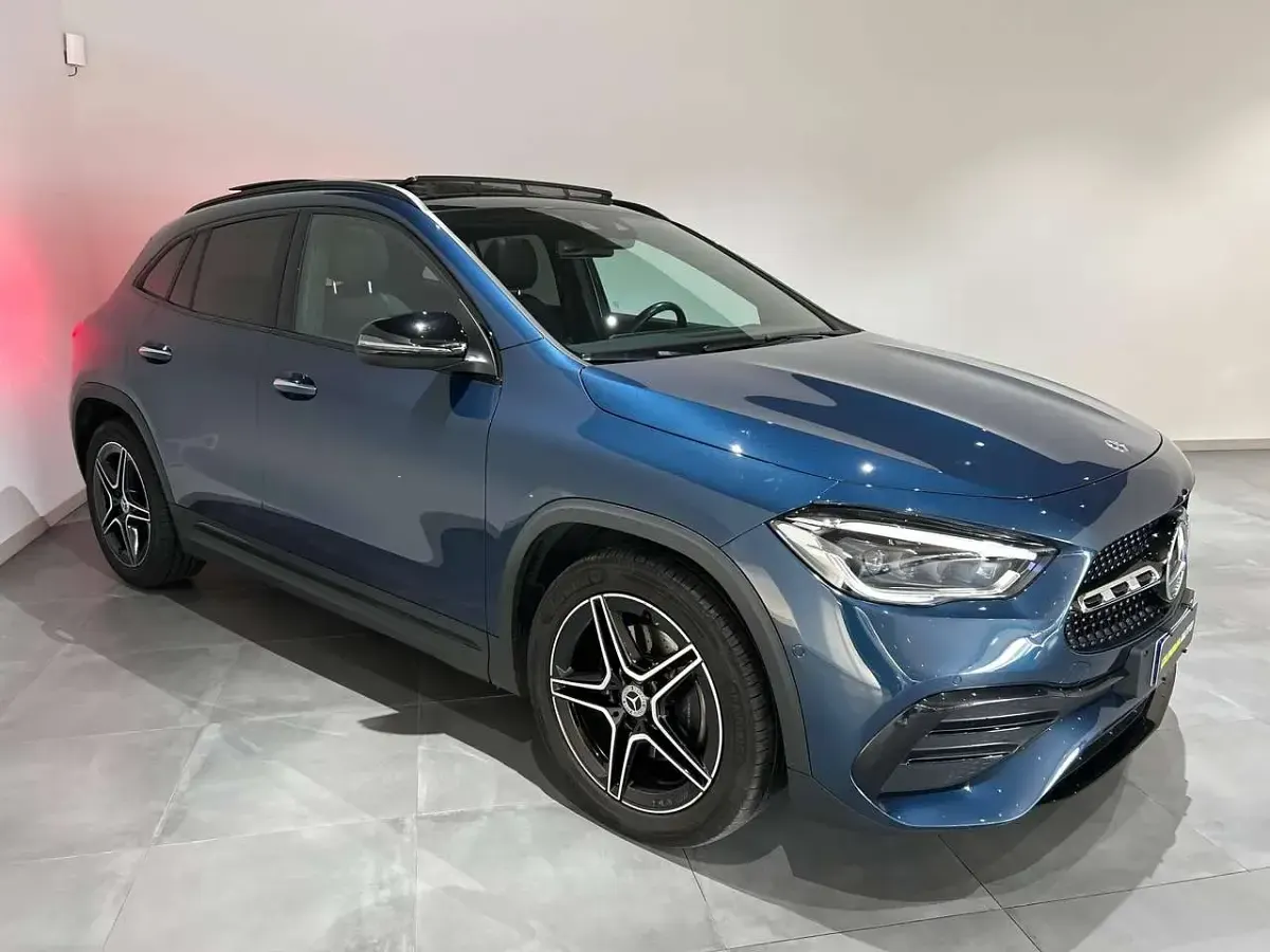 Begagnad Mercedes GLA220 Premium 190 HK (139 kW) 2023 Blå SUV