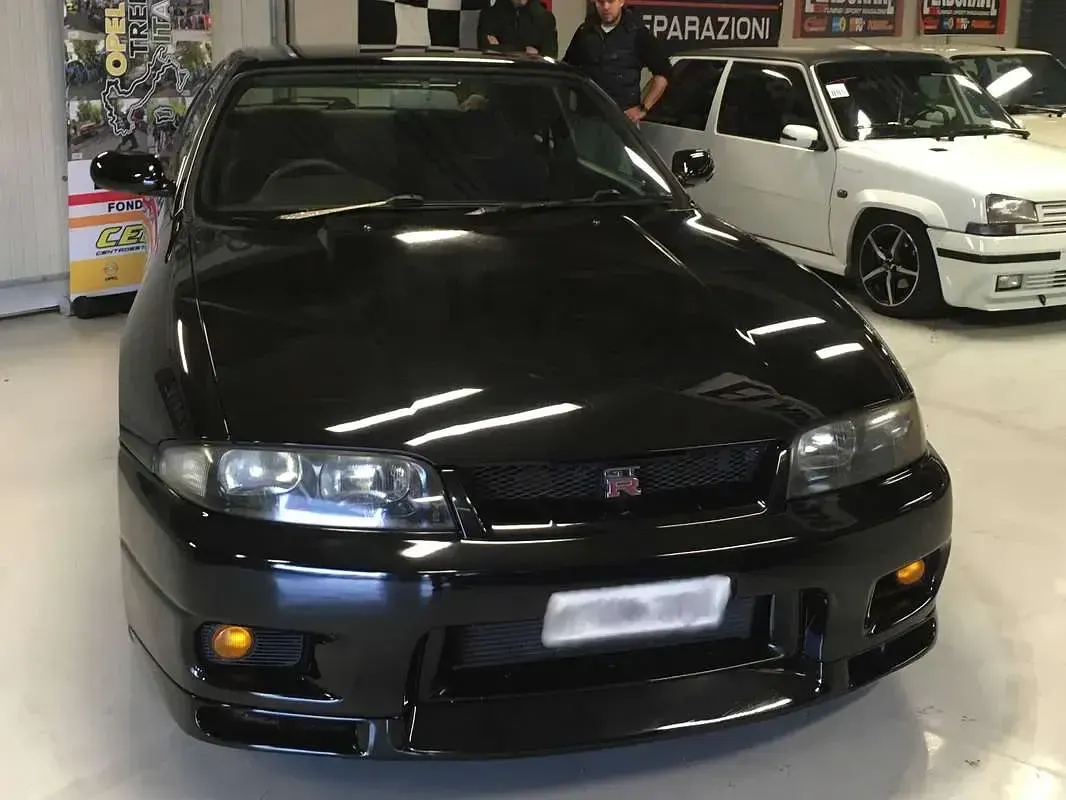 Usata Nissan Skyline 320 CV (235 kW) 1995 Nero Coupé