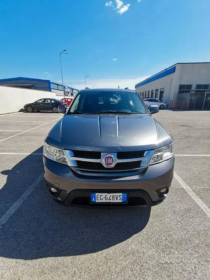 Usata Fiat Freemont Urban 140 CV (102 kW) 2011 Grigio SUV