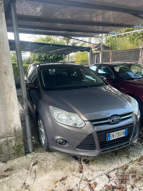 Usata Ford Focus 115 CV (84 kW) 2013 Grigio Station wagon