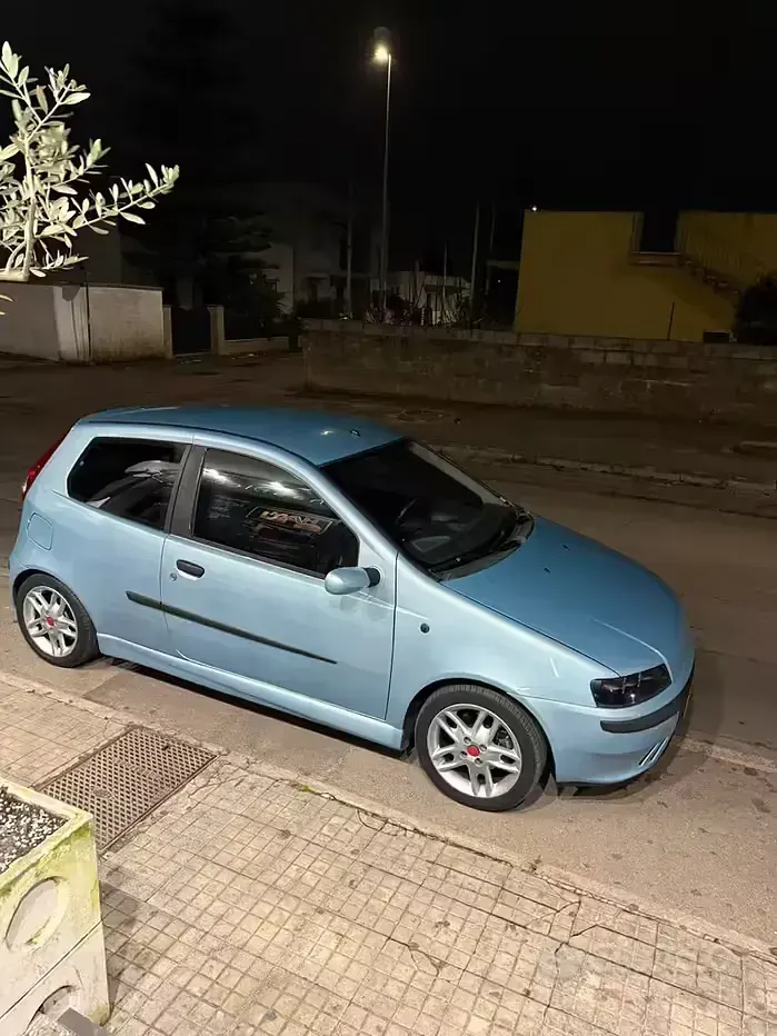 Usata Fiat Punto 131 CV (96 kW) 2002 Blu Utilitaria