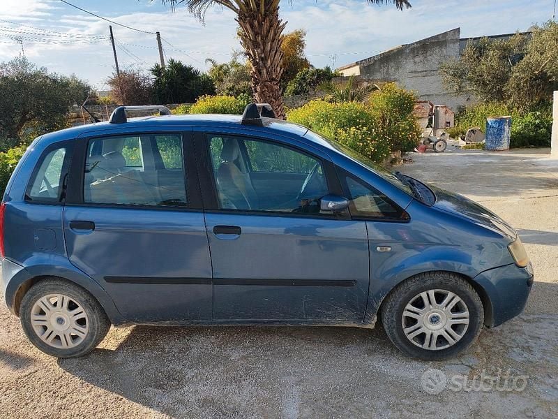 Usata Fiat Idea 70 CV (51 kW) 2003 Grigio Monovolume
