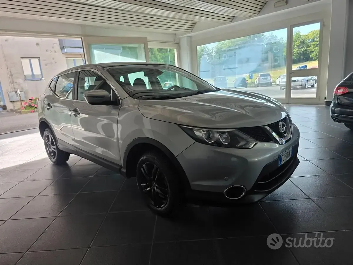 Usata Nissan Qashqai 131 CV (96 kW) 2017 Grigio SUV