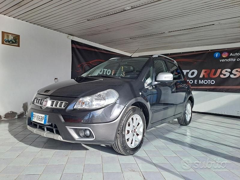 Usata Fiat Sedici 120 CV (88 kW) 2012 Grigio SUV