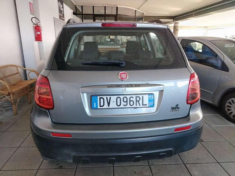 Usata Fiat Sedici Emotion 107 CV (78 kW) 2009 Grigio SUV