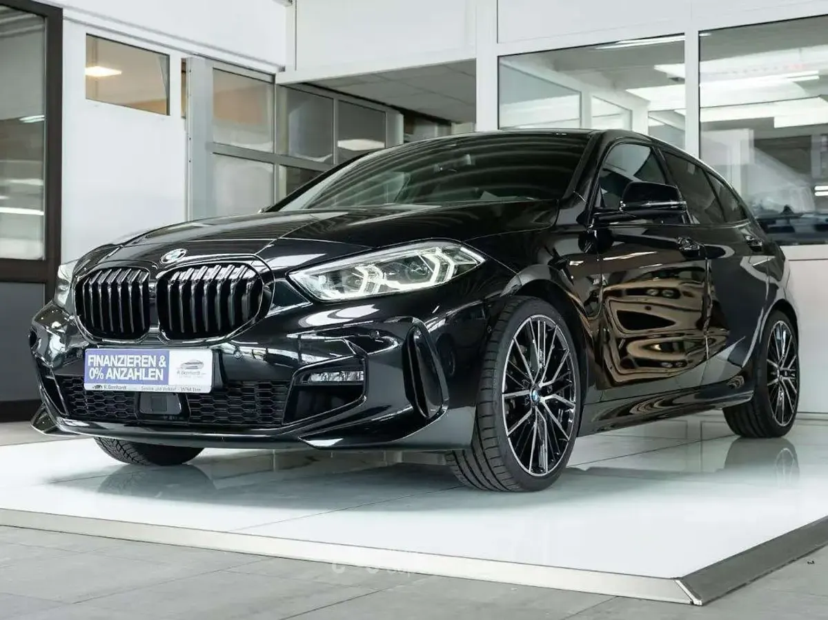 Usata BMW 120 Shadowline 178 CV (130 kW) 2023 Nero Utilitaria