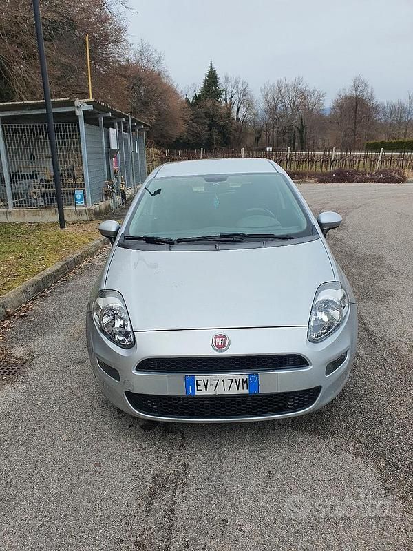 Usata Fiat Grande Punto 75 CV (55 kW) 2014 Grigio Utilitaria