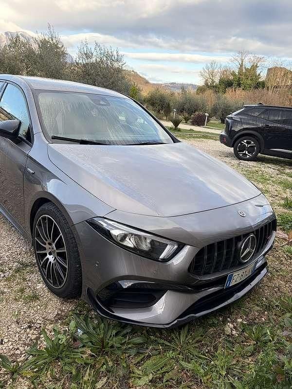 Usata Mercedes A180 Premium 116 CV (85 kW) 2019 Grigio Berlina