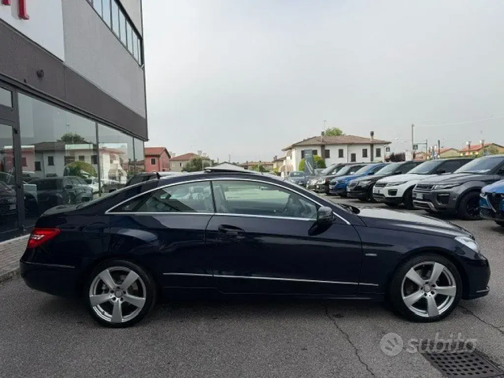 Usata Mercedes E350 Avantgarde 231 CV (169 kW) 2010 Blu Coupé