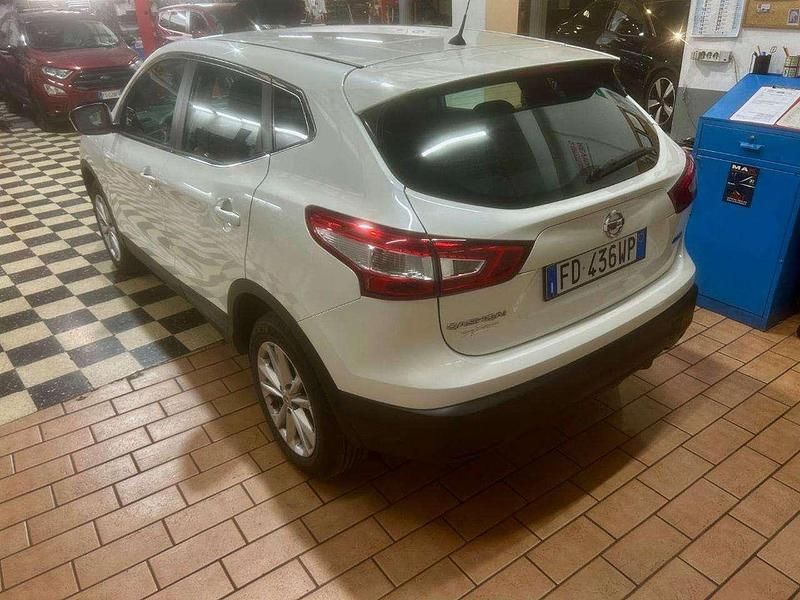 Usata Nissan Qashqai Acenta 110 CV (80 kW) 2016 White pearl SUV