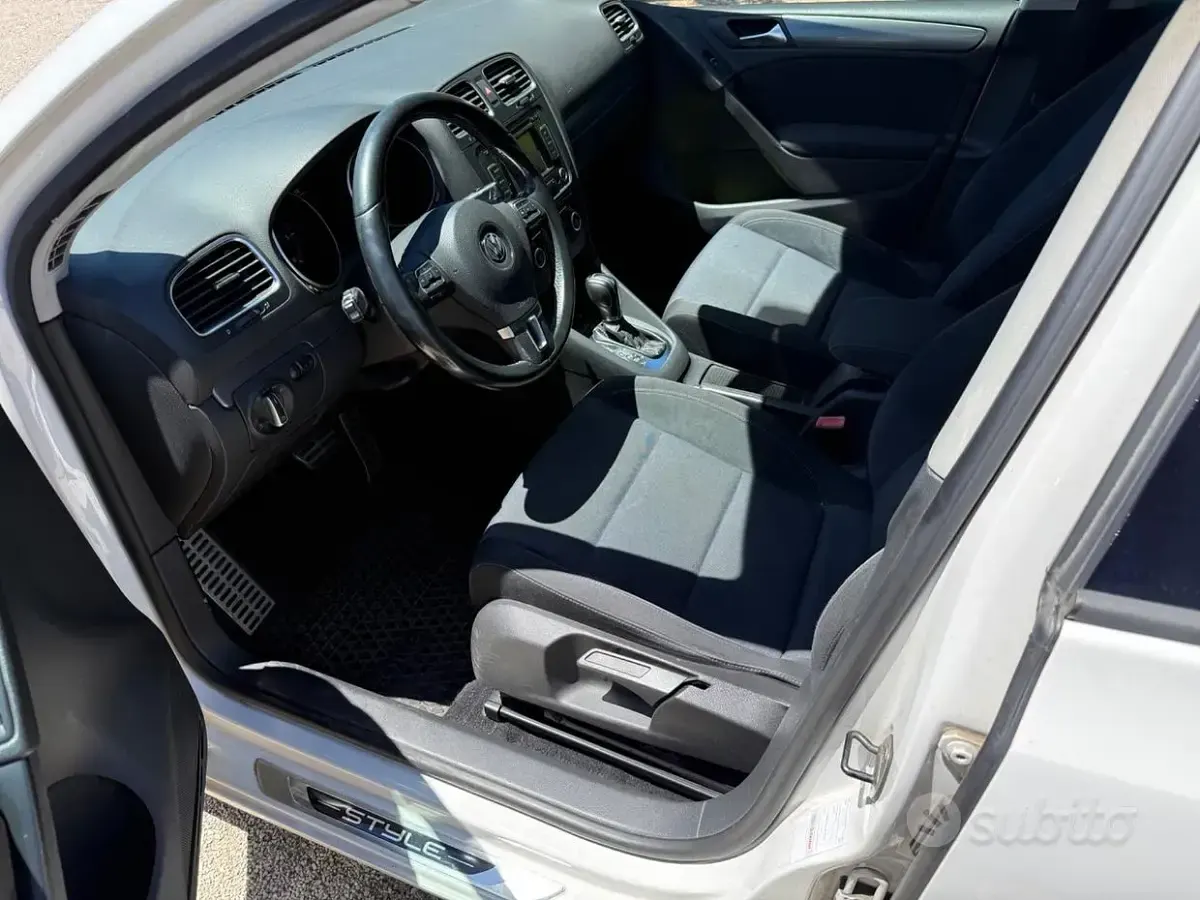 Usata VW Golf VI Highline 105 CV (77 kW) 2011 Bianco Utilitaria