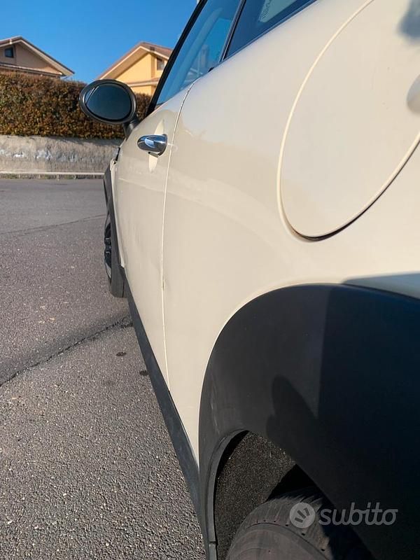 Begagnad Mini ONE 75 HK (55 kW) 2010 Vit Halvkombi