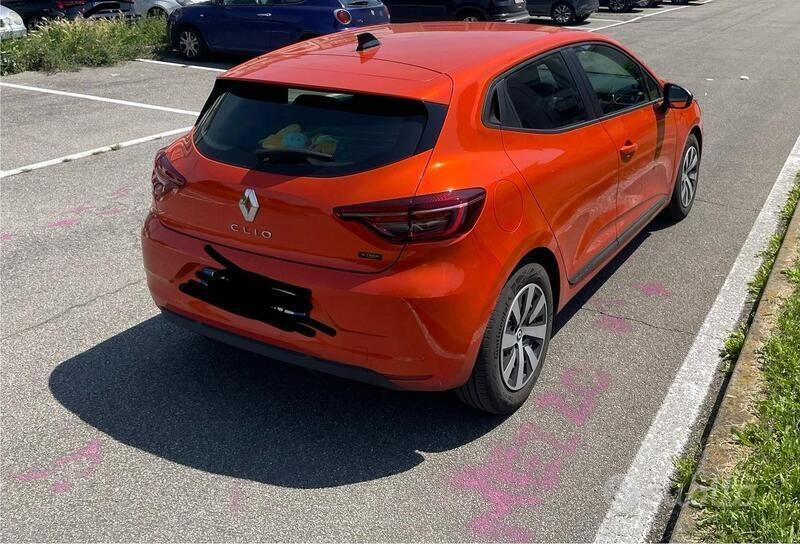 Usata Renault Clio V Equilibre 91 CV (66 kW) 2023 Arancione Berlina