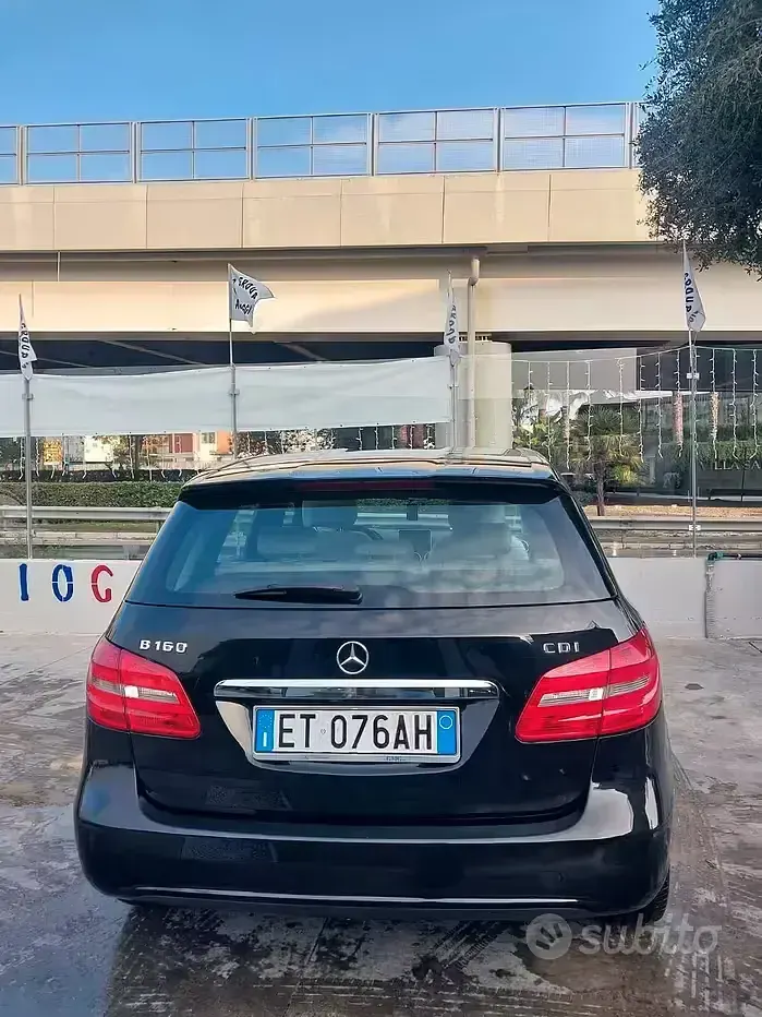 Usata Mercedes B160 Premium 109 CV (80 kW) 2013 Nero Utilitaria