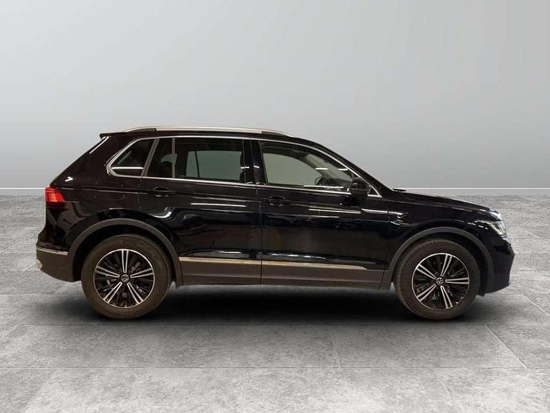 Usata VW Tiguan Elegance 150 CV (110 kW) 2021 Nero perla SUV