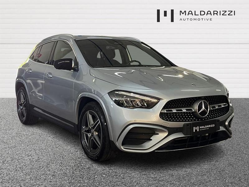 Argento hightech Usata 2024 Mercedes GLA200 Advanced Plus SUV | 47.900 € (Molto cara) - Immagine 1/4