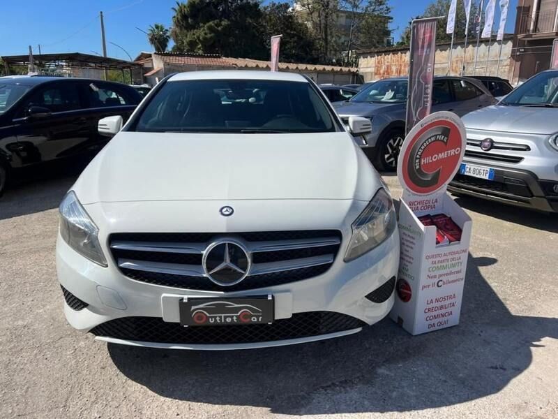 Usata Mercedes A180 109 CV (80 kW) 2014 Bianco Berlina