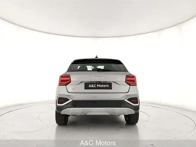 Nuova Audi Q2 Advanced 150 CV (110 kW) 2025 Argento SUV