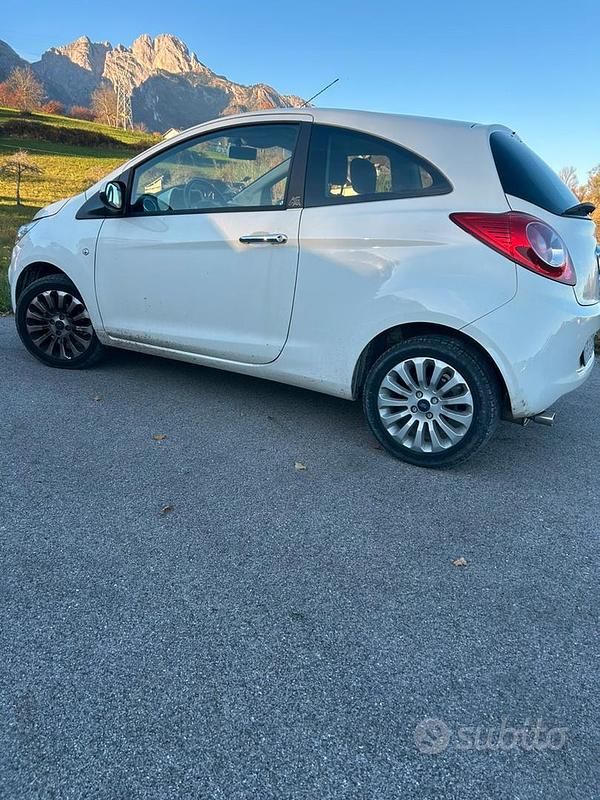 Usata Ford Ka 69 CV (50 kW) 2016 Berlina