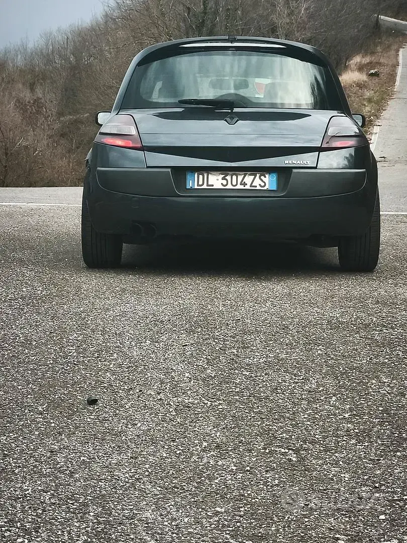 Gebraucht Renault Mégane 106 PS (77 kW) 2007 Grau Limousine