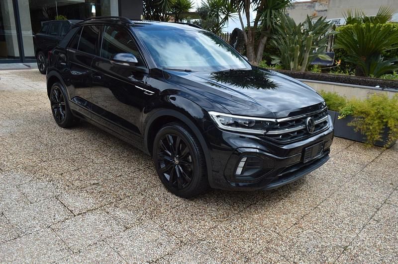 Usata VW T-Roc R-line 115 CV (84 kW) 2022 Nero SUV