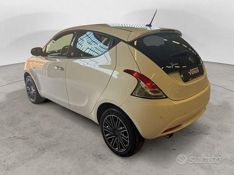 Usata Lancia Ypsilon 2021 Bianco Utilitaria