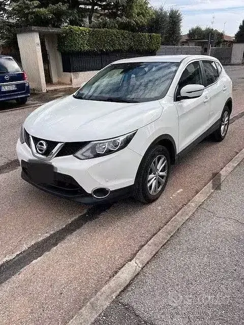 Usata Nissan Qashqai 110 CV (80 kW) 2015 Bianco SUV