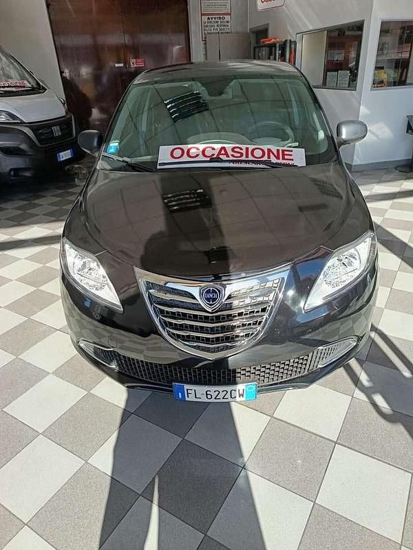 Nero Usata 2017 Lancia Ypsilon Gold Due volumi | 8950 € (Buon prezzo) - Immagine 1/4