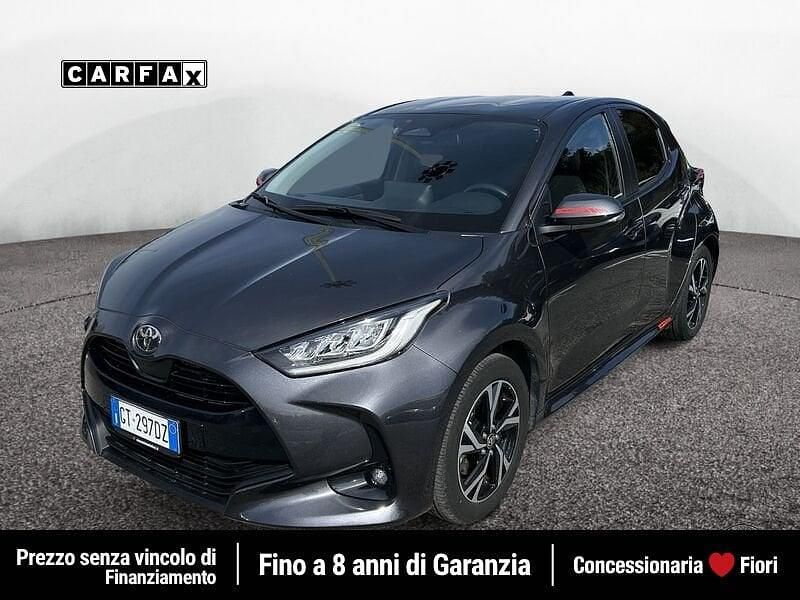 Usata Toyota Yaris Hybrid Trend 116 CV (85 kW) 2024 Grigio Utilitaria