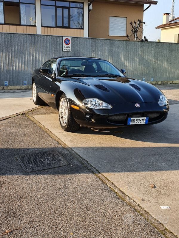 Usata Jaguar XKR S 363 CV (266 kW) 1999 Nero Coupé
