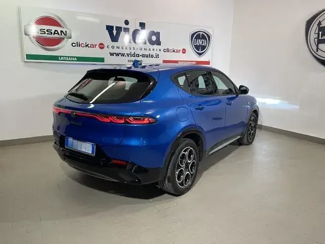 Używany Alfa Romeo Tonale Ti 131 KM (96 kW) 2023 Niebieski SUV