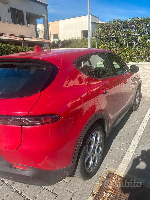 Usata Alfa Romeo Tonale 131 CV (96 kW) 2023 Rosso SUV