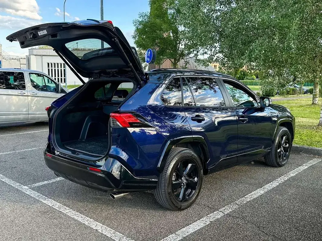 Usata Toyota RAV4 Hybrid Business Edition 222 CV (163 kW) 2019 Blu/azzurro SUV