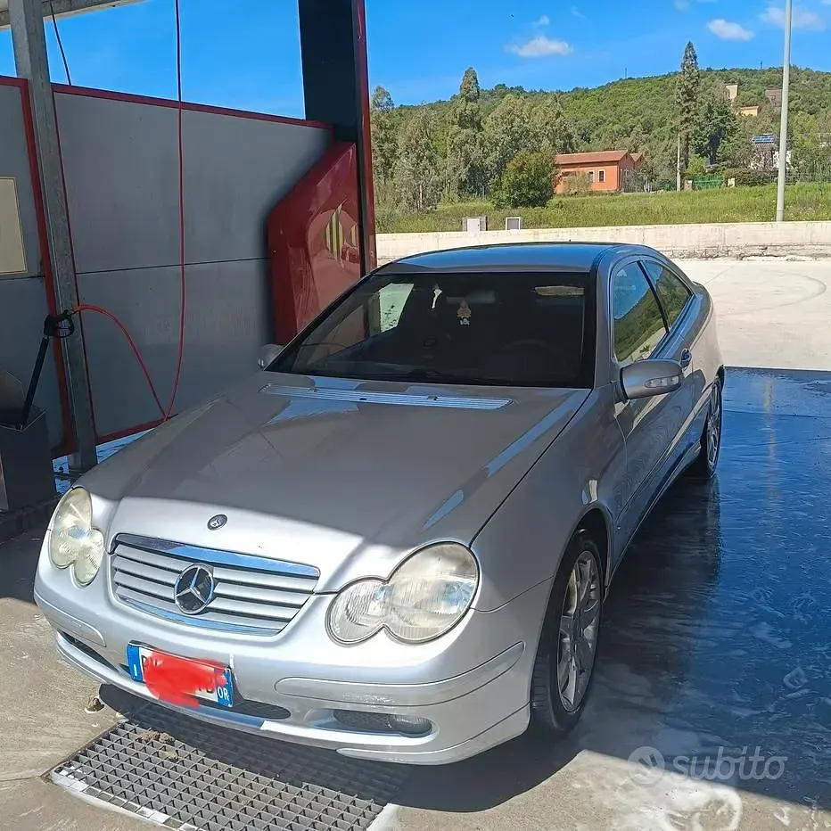 Usata Mercedes C200 163 CV (119 kW) 2000 Grigio Coupé