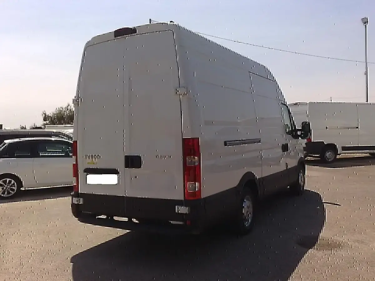 Usata Iveco Daily 145 CV (106 kW) 2014 Bianco