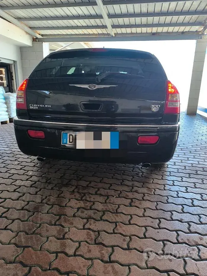 Usata Chrysler 300C 218 CV (160 kW) 2006 Nero Station wagon