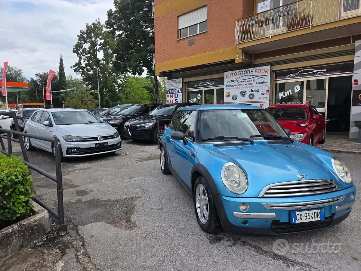 Usata Mini ONE 75 CV (55 kW) 2005 Blu Utilitaria