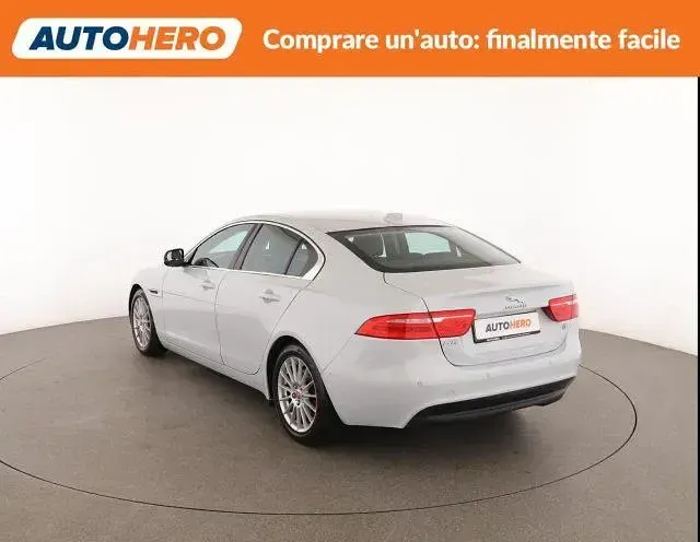 Usata Jaguar XE Prestige 163 CV (119 kW) 2016 Bianco Berlina