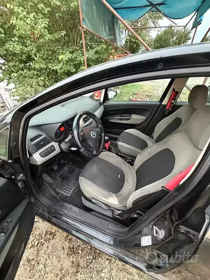 Usata Fiat Grande Punto 65 CV (47 kW) 2005 Nero Utilitaria