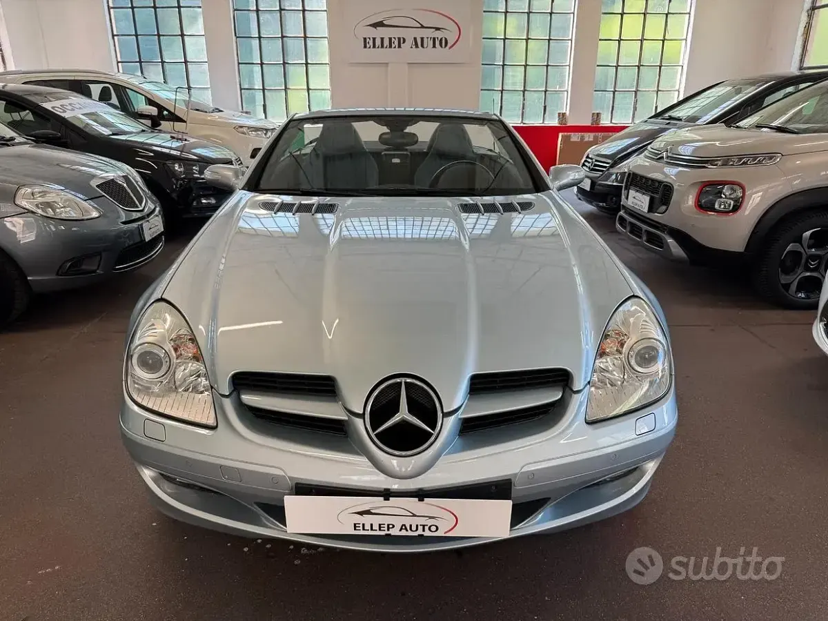 Usata Mercedes SLK350 272 CV (200 kW) 2005 Argento Cabrio