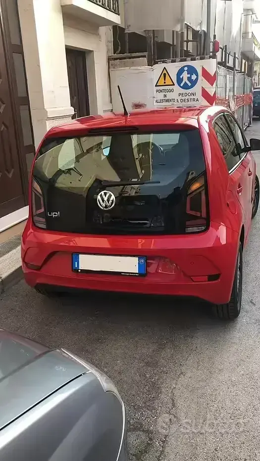 Usata VW up! 60 CV (44 kW) 2019 Rosso Utilitaria