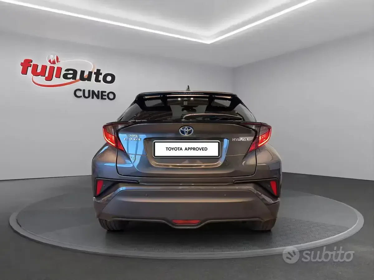 Usata Toyota C-HR Trend 122 CV (89 kW) 2022 Rosso SUV