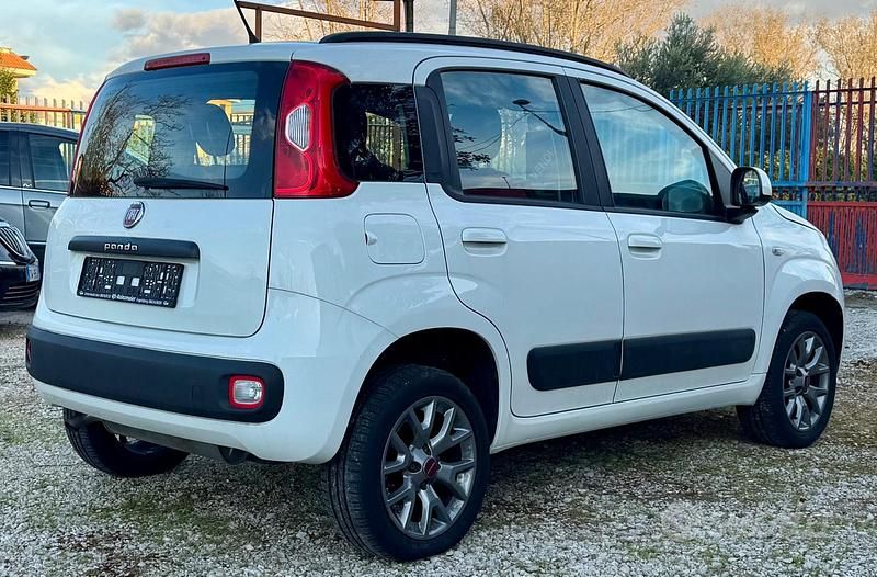 Usata Fiat Panda Lounge 85 CV (62 kW) 2017 Bianco Utilitaria