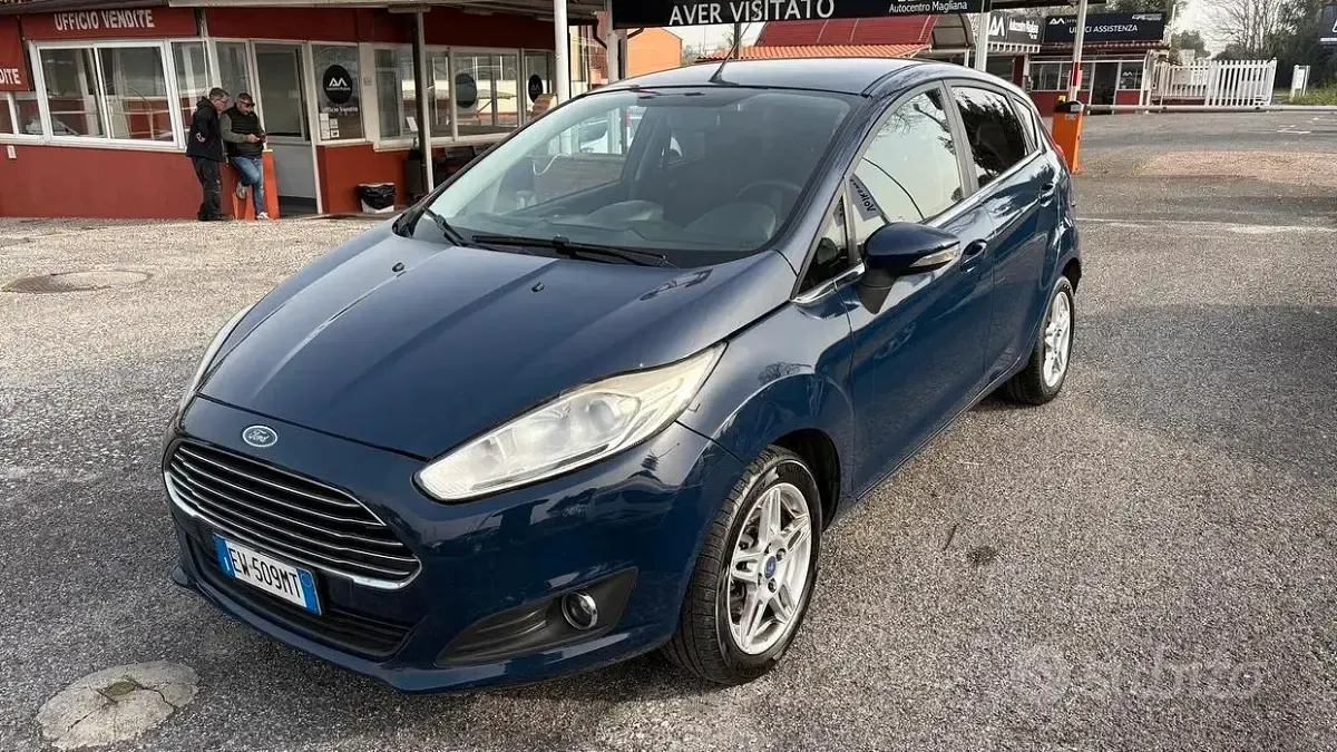 Usata Ford Fiesta 97 CV (71 kW) 2014 Blu Utilitaria