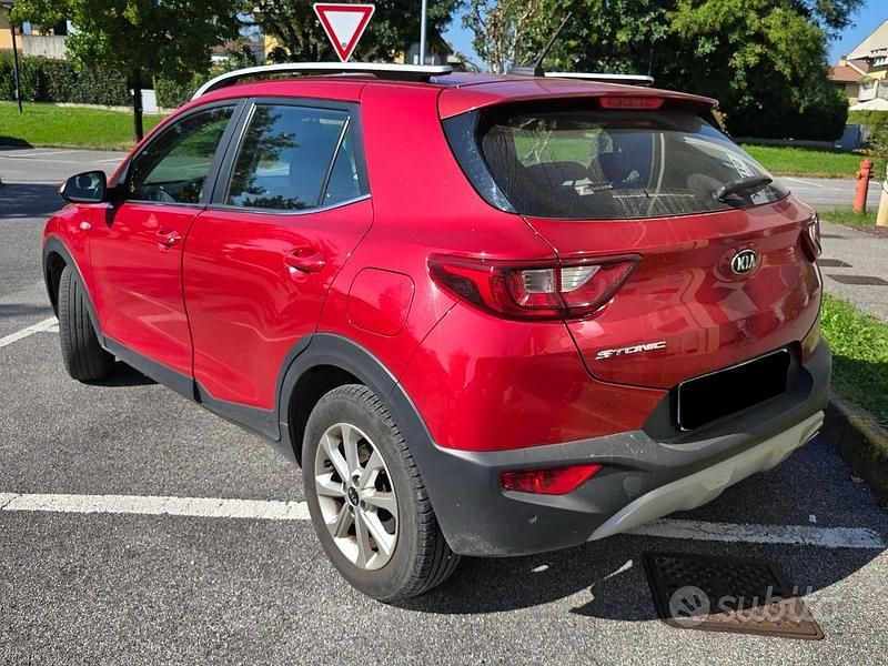 Usata Kia Stonic Style 84 CV (61 kW) 2018 Rosso SUV
