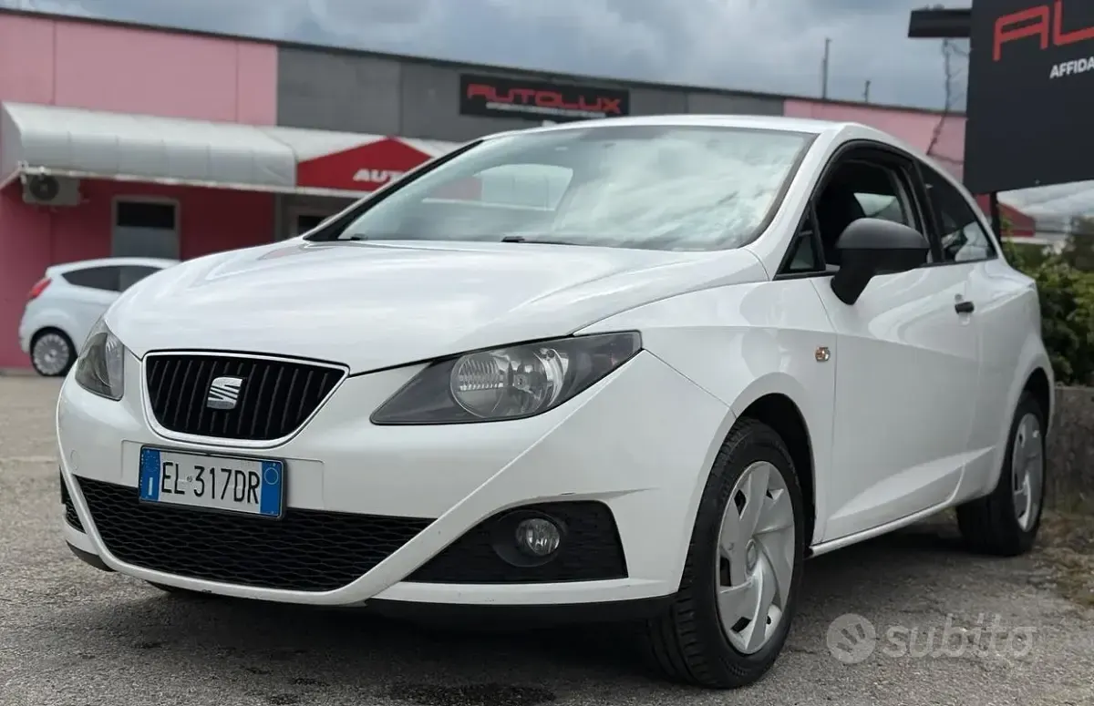 Usata Seat Ibiza 75 CV (55 kW) 2011 Bianco Coupé