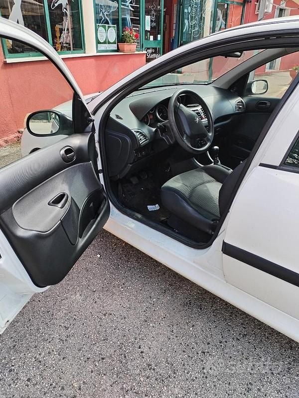 Usata Peugeot 206 60 CV (44 kW) 2010 Utilitaria