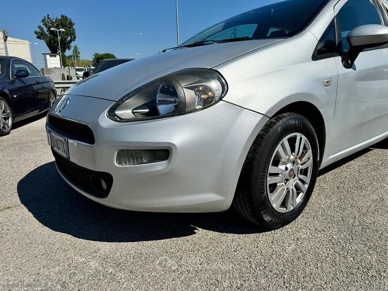 Usata Fiat Punto Pop 85 CV (62 kW) 2012 Argento Utilitaria
