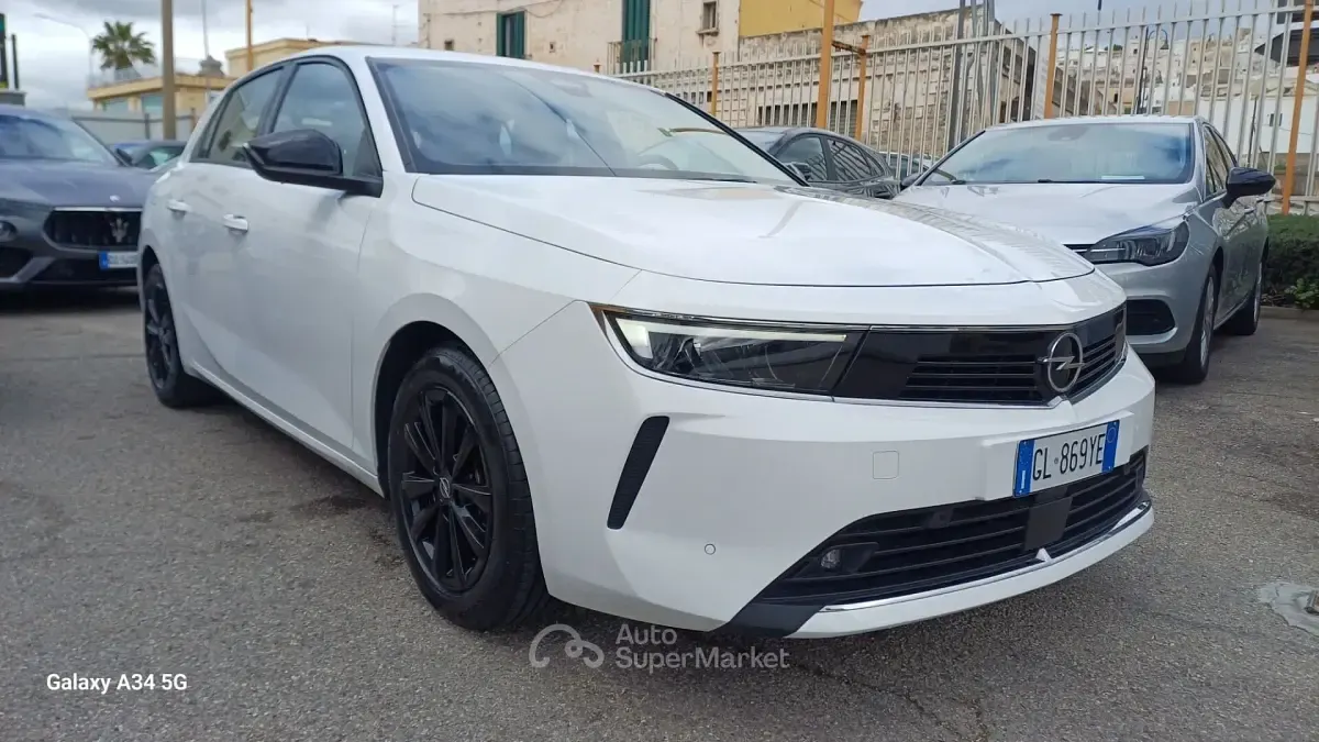 Gebraucht Opel Astra Edition 131 PS (96 kW) 2023 Weiß Kleinwagen