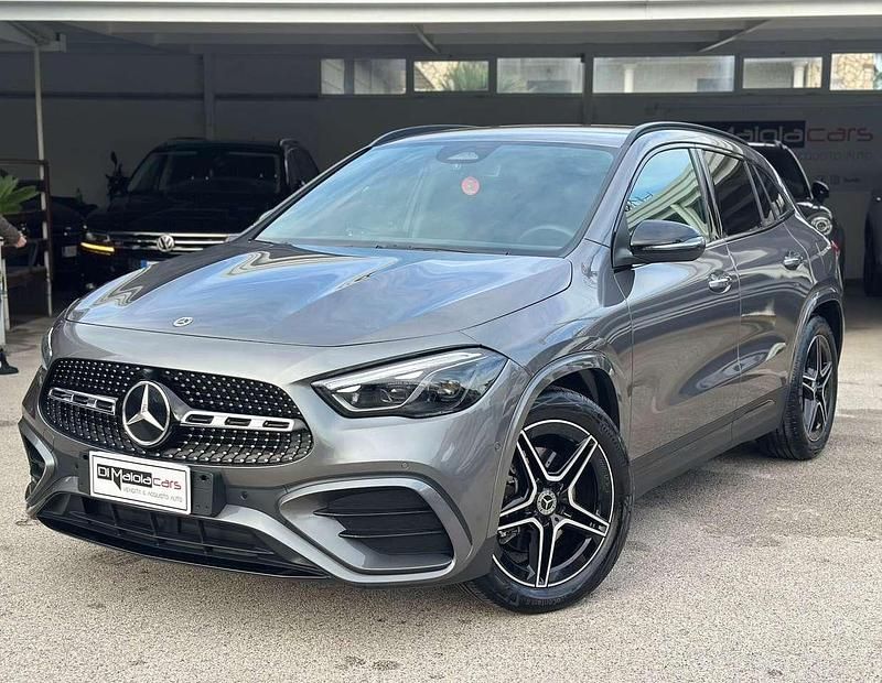 Usata Mercedes GLA200 AMG line 150 CV (110 kW) 2025 Nero SUV
